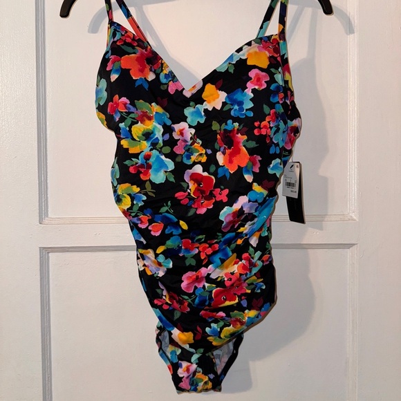 Target One Piece Swimsuit large - Picture 4 of 5